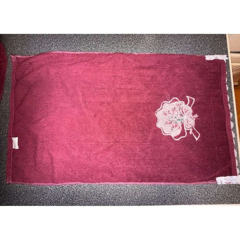 Vtg Embroidered JC Penny's Home Collection Maroon  Towels 2 Bath /2 Hand/ 2 Wash